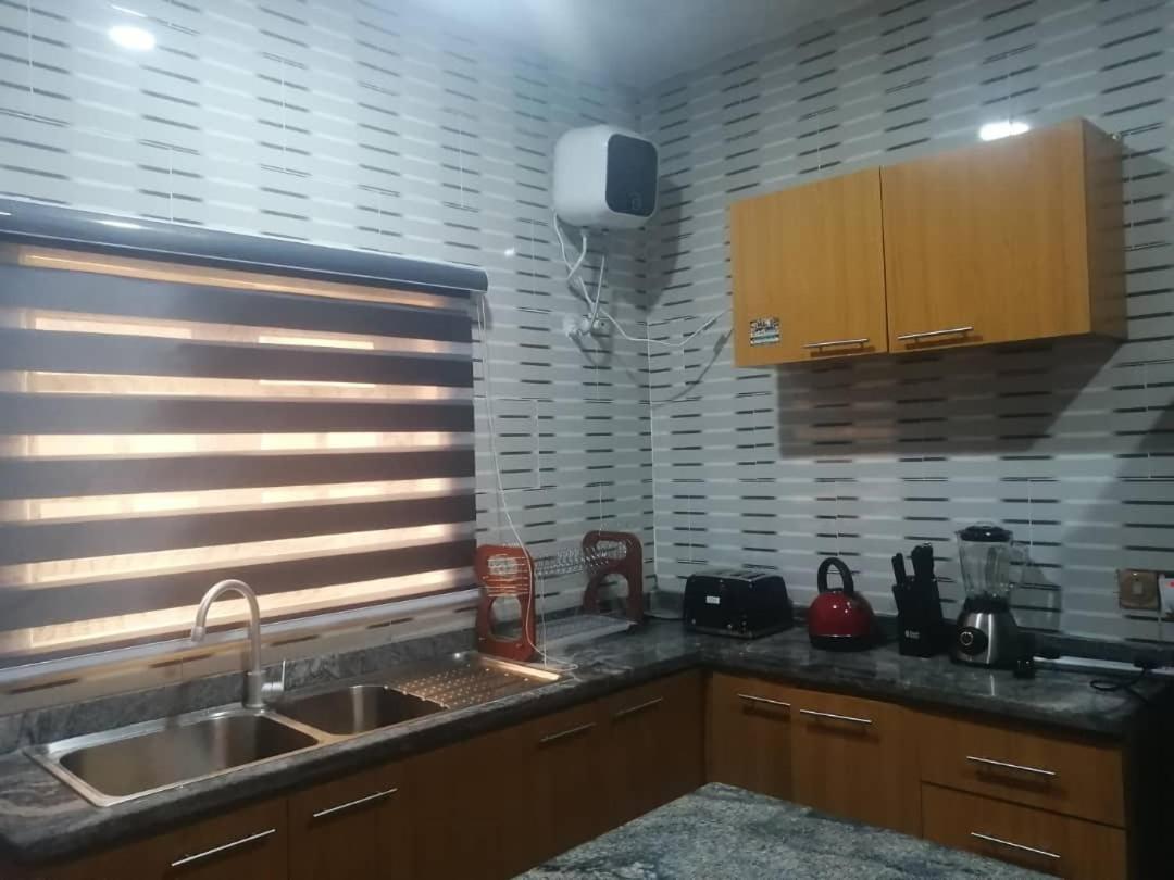 Saint Kingsley Apartment อิบาดัน ภายนอก รูปภาพ